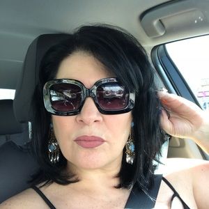 Meet your Posher, Isel